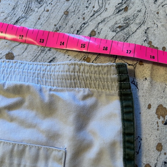 ❌SOLD Abercrombie & Fitch pull on shorts Size Small Tan and Forest Green side - Picture 4 of 7